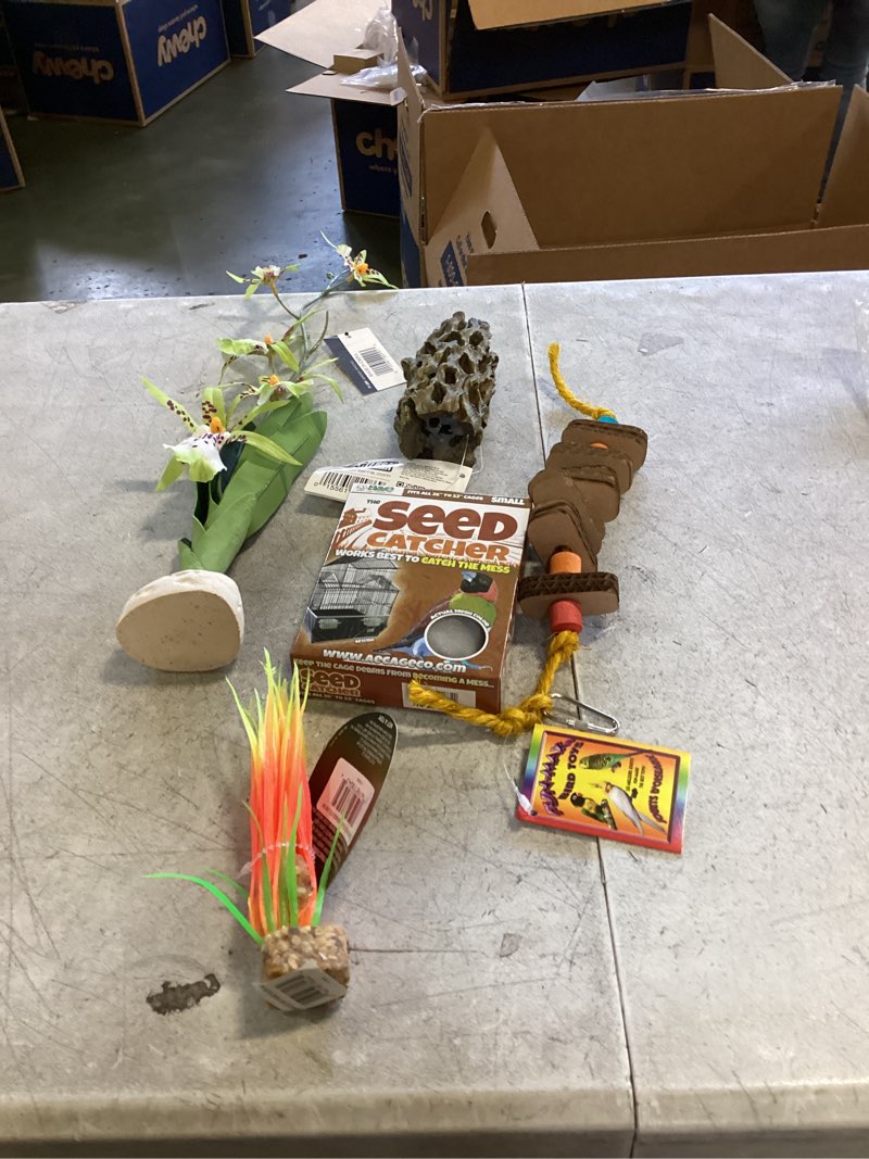 Condition photo showing New/Like New for Assortment of small pet items,miscellaneous small,variety of items,multiple pieces,5 pieces total