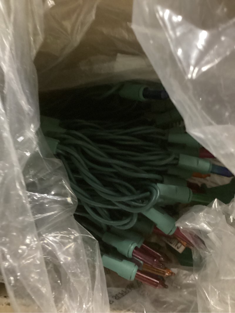 Condition photo showing New/Like New for DEPMEM Led Christmas Net Lights Outdoor Christmas Decorations 120Led 6Ftx4Ft UL Certified Connectable Waterptoof Mesh Net Lights for Trees Bushes Shrubs Garden Outdoor Christmas Decorations(Green)