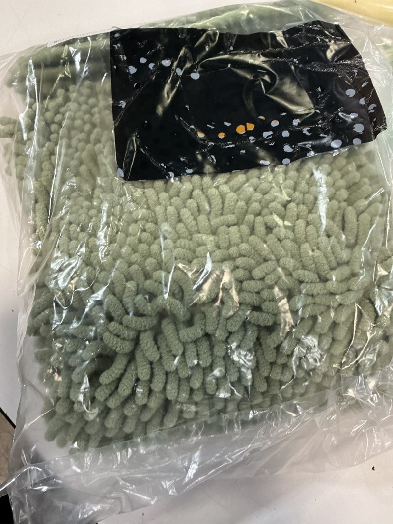 Condition photo showing Good Condition for olanly 24-inch round bathroom rugs, extra soft and absorbent chenille bath rugs, quick dry machine washable bath mats for bathroom floor, tub and shower, home decor accessories, sage green 24-inch round sage green