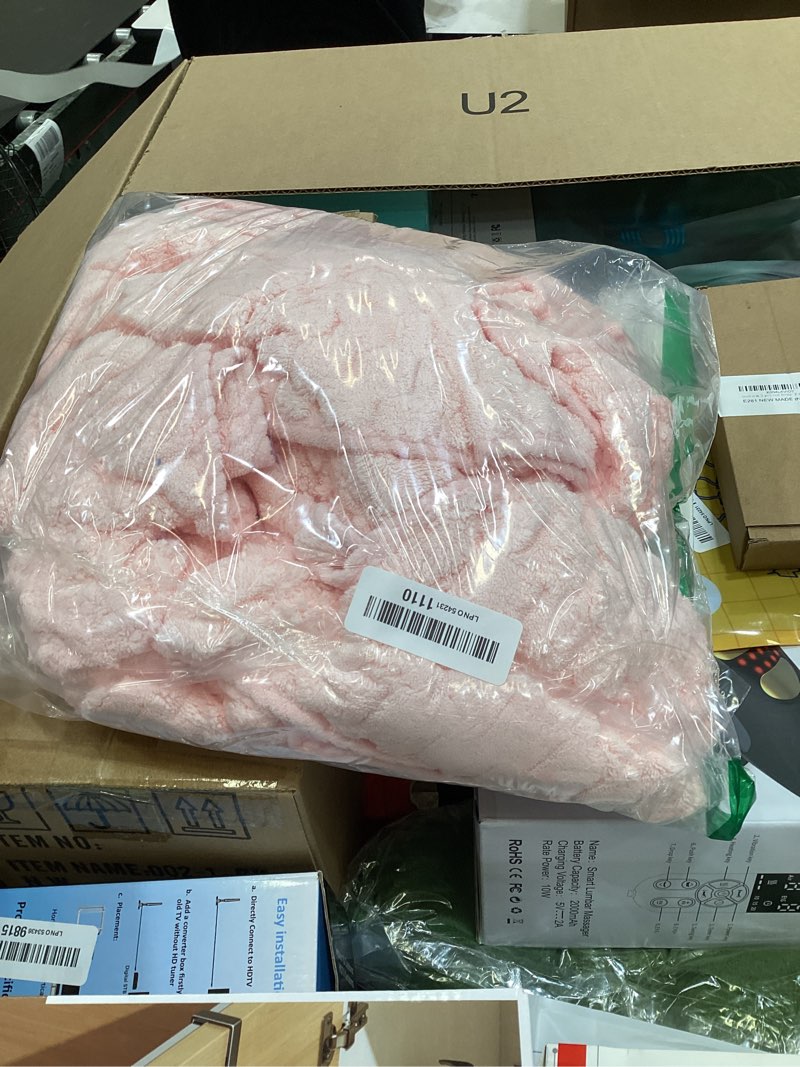 Condition photo showing New/Like New for redkiss hand towels for bathroom, pink microfiber hand towel 15" x 31", highly absorbent large hand towels with hanging loops, ultra soft towels sets for kitchen, gym, face, spa