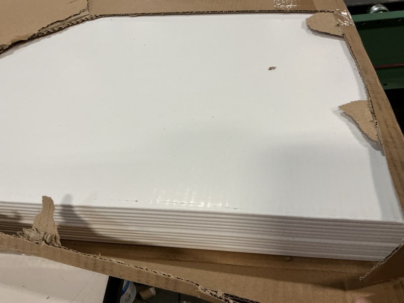 Condition photo showing Good Condition for TUXITA Trifold Poster Board,12 Pack 36" x 48" Large White Corrugated Poster Boards,Science Fair Display Boards,Project Boards Perfect for School Projects, Event Displays and Business Presentations 12P