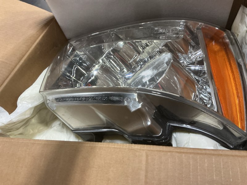 Condition photo showing Good Condition for apsve headlights assembly fit for 2007-2014 chevy tahoe,for 07-13 chevy suburban avalanche replacement headlamp pair oe style, chrome housing amber side