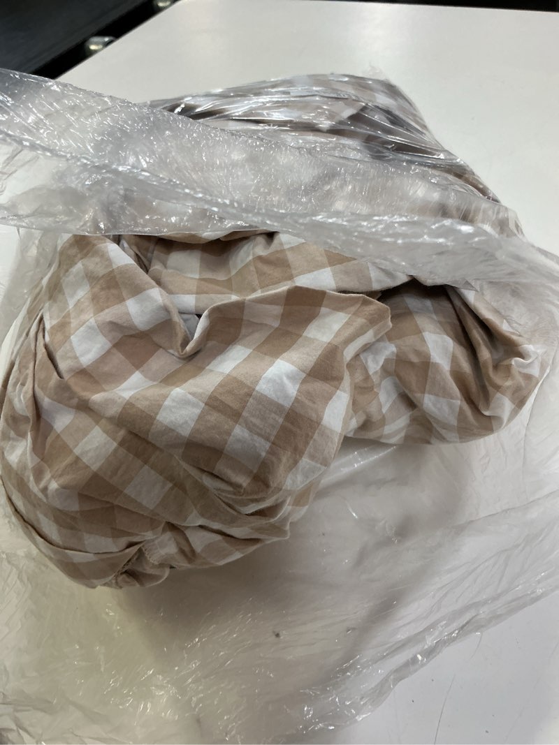 Condition photo showing Good Condition for organic crisp percale duvet cover set, full/queen, cafe gingham