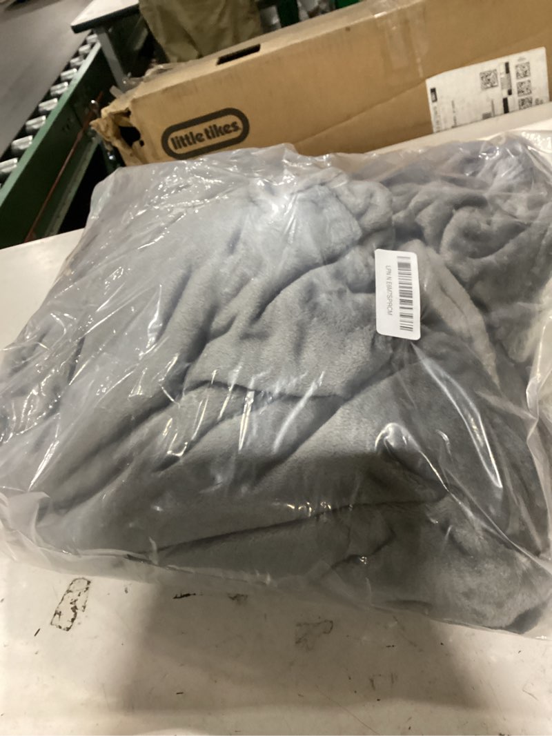 Condition photo showing Good Condition for bedsure gentlesoft fleece bed blankets queen size grey - soft warm fathers day blanket for dad lightweight cozy anti-static microfiber, room home decor gifts for husband and men, 90x90 inches grey queen (90" x 90")