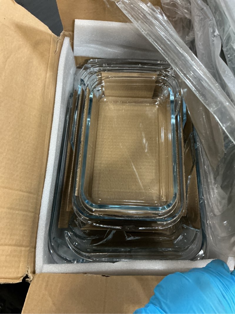 Condition photo showing As Is for KOMUEE 8 Pieces Glass Baking Dish with Lids Rectangular Glass Baking Pan Bakeware Set with Lids, Baking Pans for Lasagna, Leftovers, Cooking, Kitchen, Fridge-to-Oven, Gray