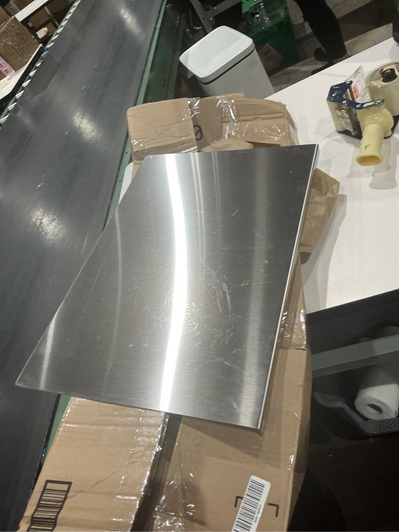 Condition photo showing Good Condition for stainless steel cutting board review