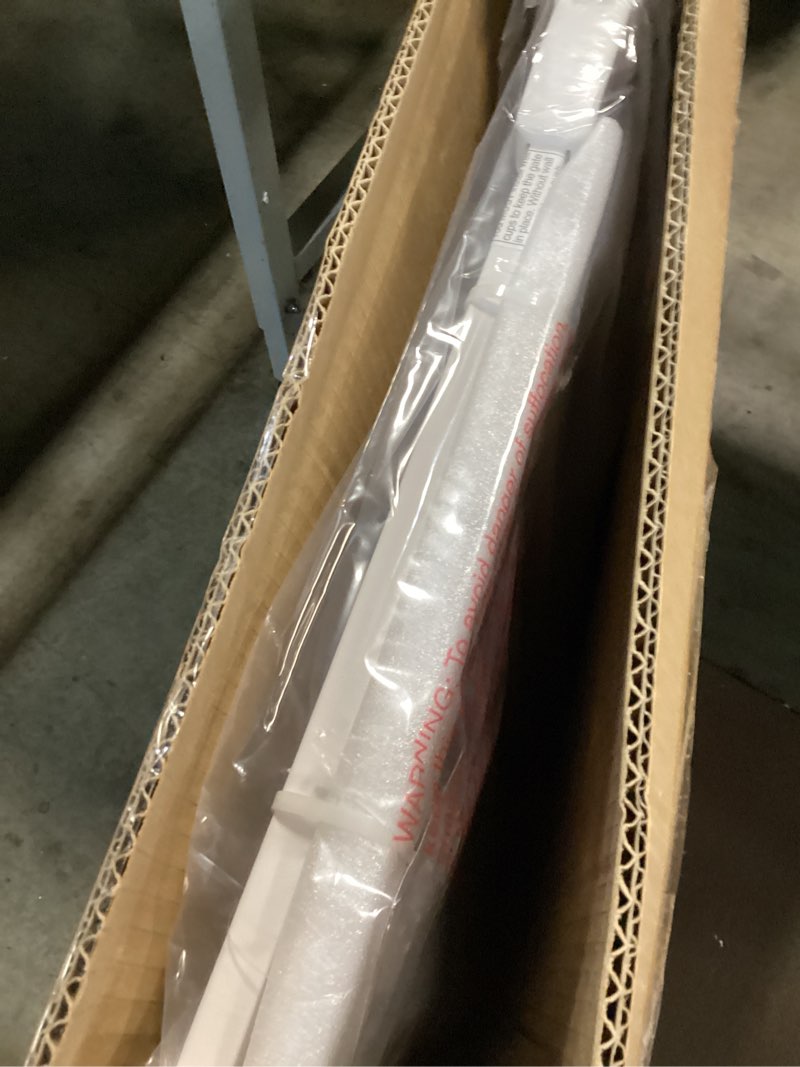 Condition photo showing Good Condition for keny 29"-42.5" Baby Gate for Stairs, Auto Close Safety Dog Gate, Pressure Mounted Easy Walk Through Pet Gate for Doorways, Durable Stair Gate, 30" Tall, White White 29-42.5"Wide, 30"Tall