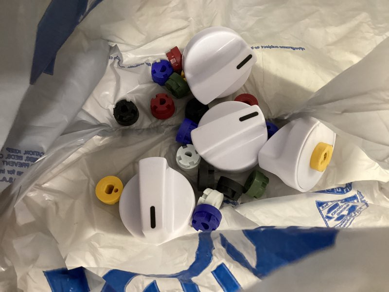 Condition photo showing Good Condition for smart choice universal range replacement knob kit with fit adapters, fits most gas or electric ranges, white