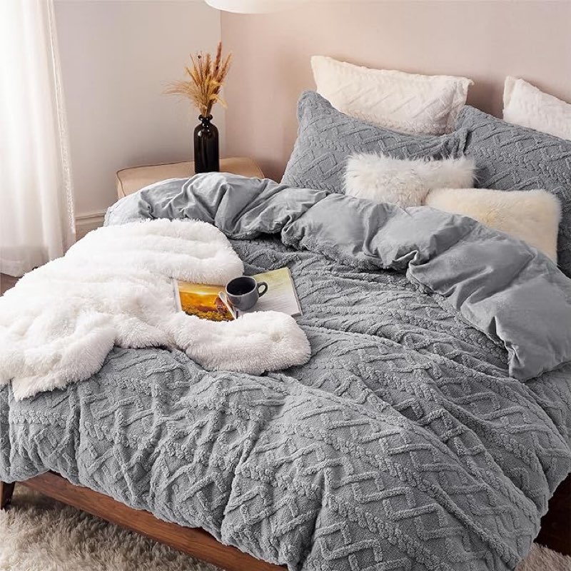 Bedsure Fluffy Flannel Duvet Cover Set - Faux Fur Comforter Cover Queen Size, Gray Warm Plush Bedding for Winter, 3-Piece Set with Zipper Closure (90"x90") and 2 Pillow Shams