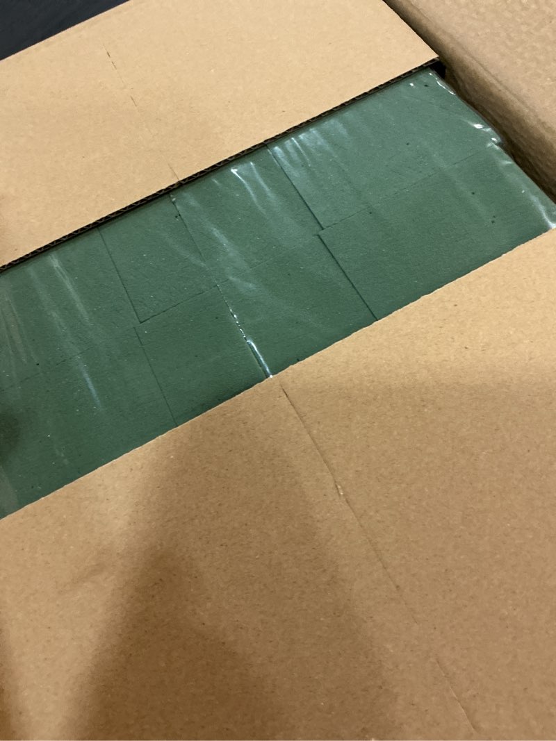 Condition photo showing New/Like New for joanolga 18 packs floral foam blocks, (7.8” l x 3.5” w x 2.4” h), dry and wet green flower foam block for fresh & artificial flowers, arrangements, wedding, birthdays, garden decorations