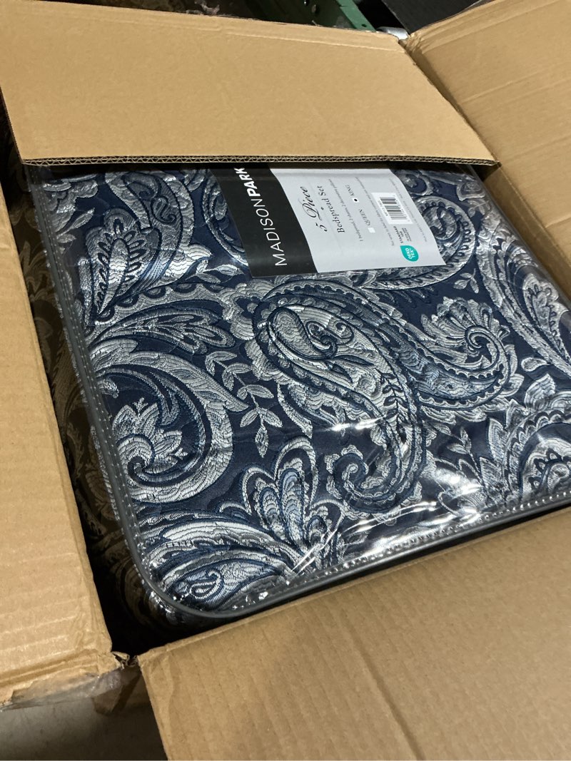Condition photo showing Good Condition for Madison Park Aubrey Reversible Quilted Bedspread Set, Solid Reverse Summer Breathable, Lightweight All Season Bedding Layer, Matching Shams, Bedspread King(120"x118"), Navy 5 Piece
