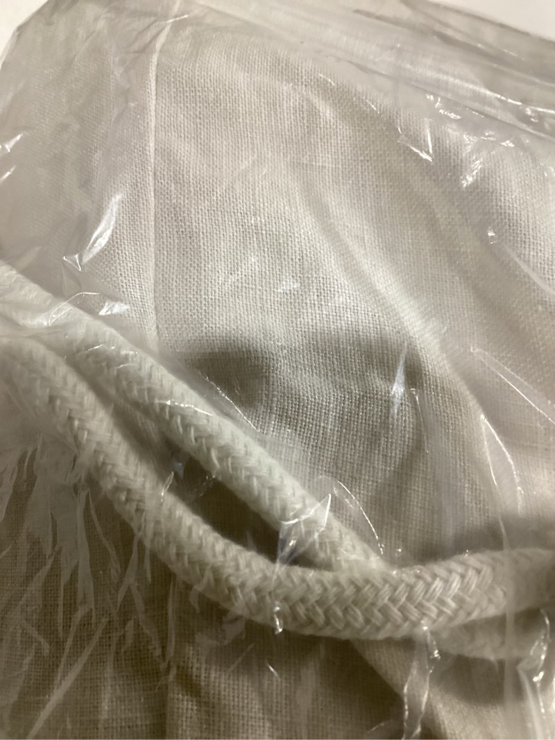 Condition photo showing Good Condition for off white quince sheet set 100% cotton