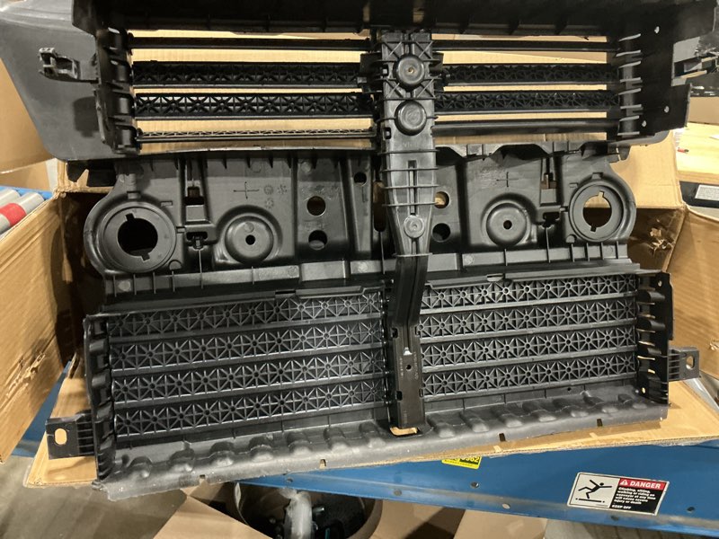 Condition photo showing New/Like New for munirater radiator shutter assembly active grille shutter replacement for escape 2017-2019