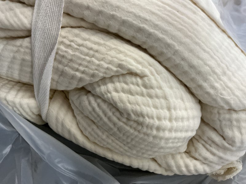 Condition photo showing Good Condition for cotton gauze duvet cover, king, undyed