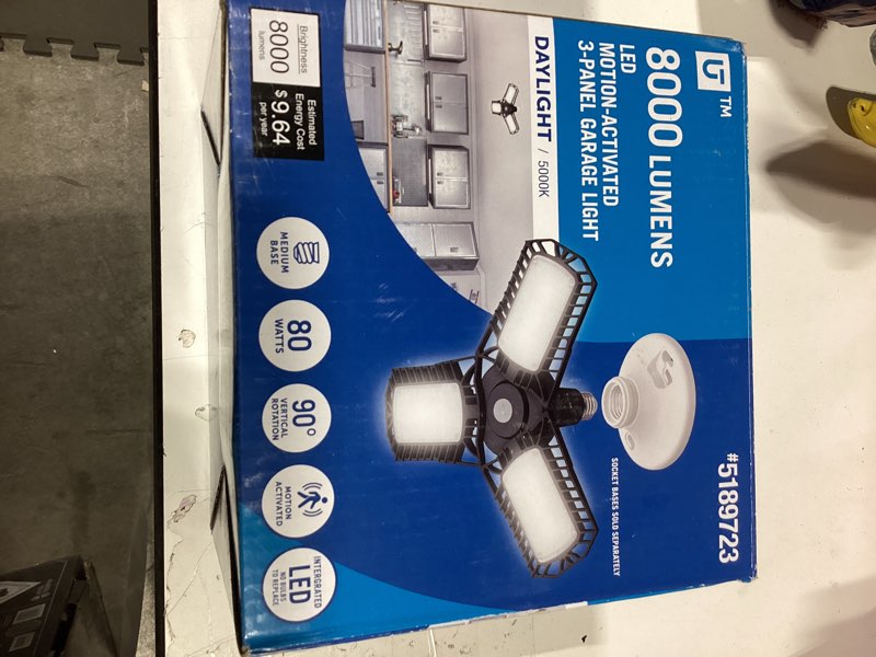 Condition photo showing Good Condition for utilitech 1-ft 8000-lumen black 3-light led diffuser garage shop light