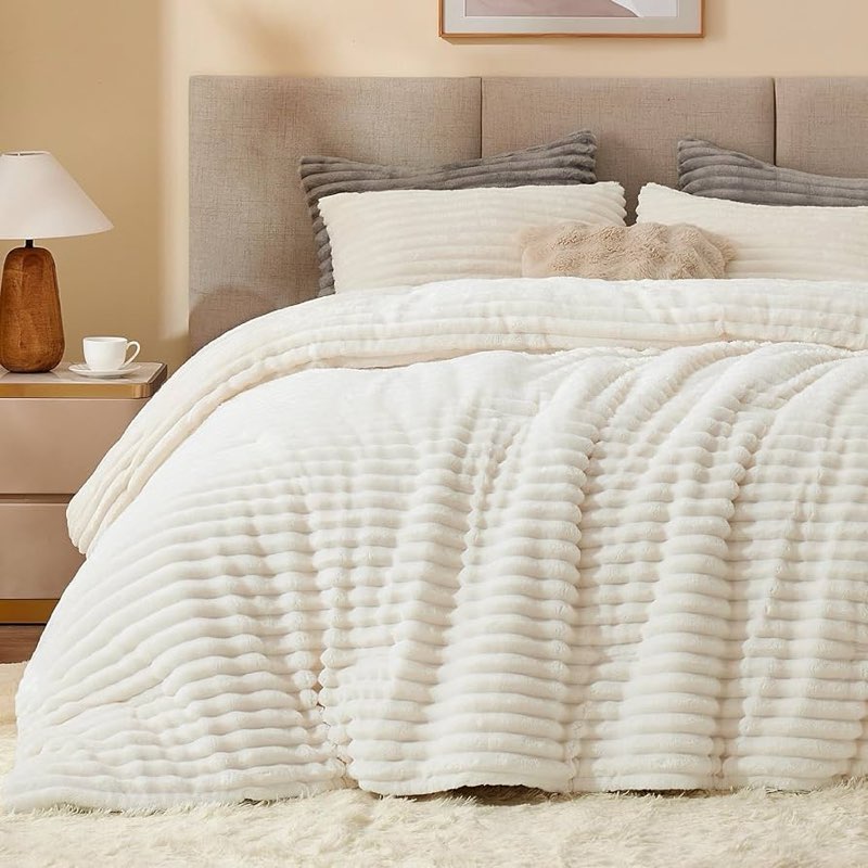 BEDELITE Fluffy Queen Comforter Set - Cream White Fleece Soft Comforter for Queen Size Bed, Luxury W