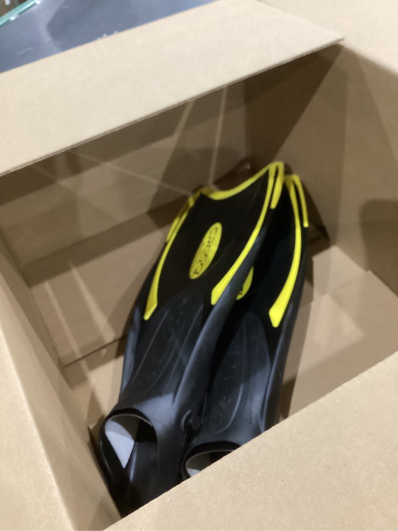 Condition photo showing Good Condition for Cressi Palau Adjustable Open Heel Snorkeling Swim Fins Blue