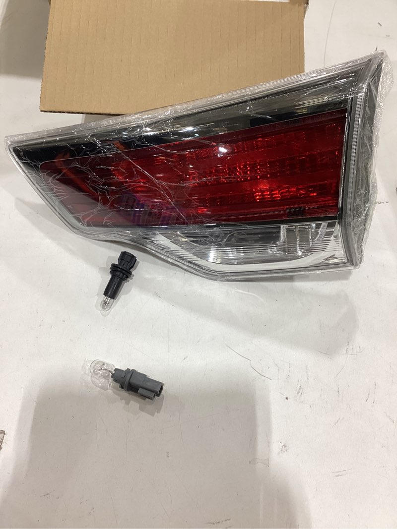 Condition photo showing Good Condition for Labwork For 2014-2016 Toyota Highlander Tail Light Right Side Inner Liftgate Mounted