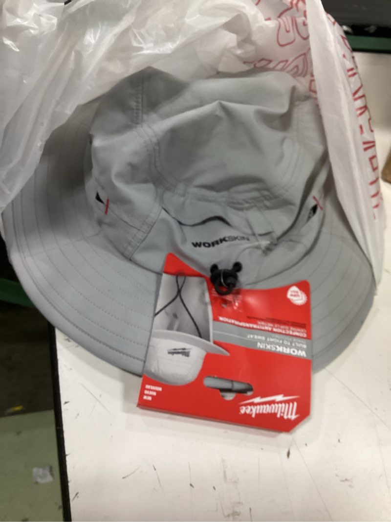 Condition photo showing Good Condition for large/extra large gray workskin sunshade hat