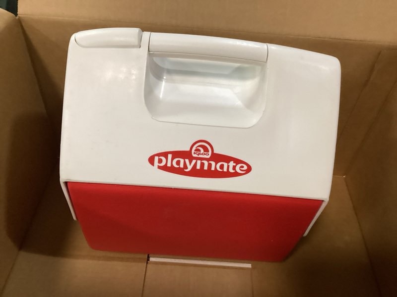 Condition photo showing Good Condition for Igloo Classic Playmate Coolers 7 Qt - 9 Can Red