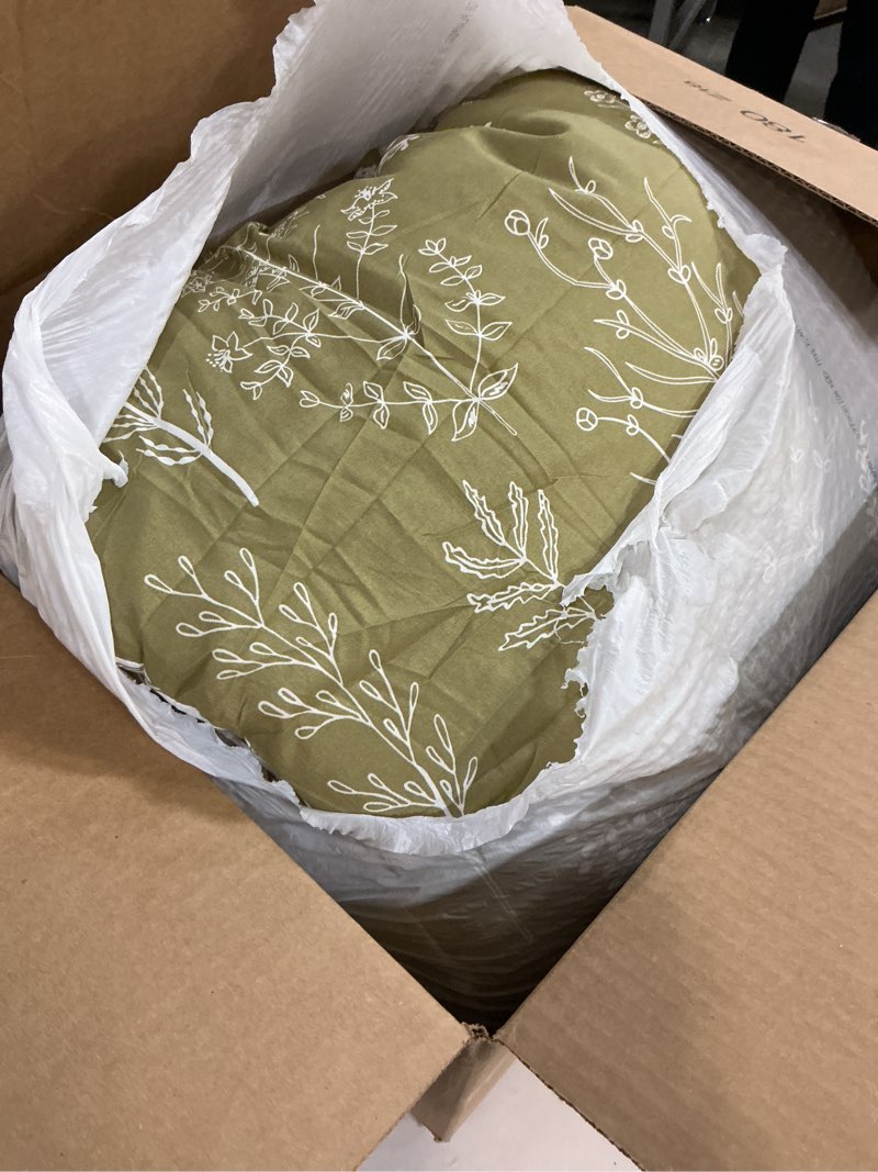 Condition photo showing As Is for Bedsure Oversized Queen Comforter Set - Olive Green Bed Set, 3 Pieces Cute Floral Bedding, 1 Soft Reversible Botanical Flowers Comforter and 2 Pillow Shams Oversized Queen 02 - Olive Green