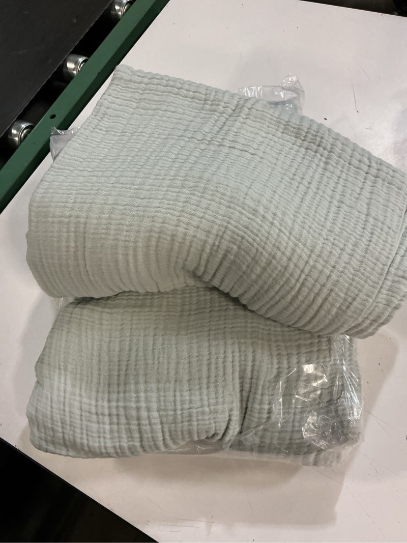 Condition photo showing As Is for quince king airy gauze duvet mist organic cotton