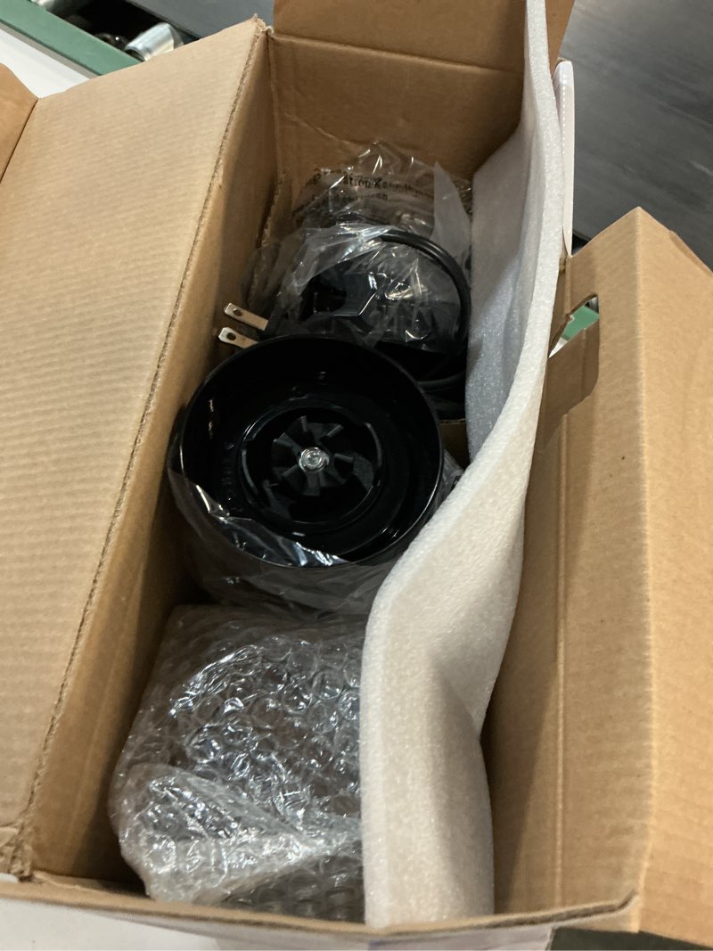 Condition photo showing New/Like New for Suavo Smoothie Blender 1100W Portable Personal Blender for Shakes and Smoothies with 2 * 22Oz To-Go Cups & Lids, Includes Portable Coffee Grinder and 10Oz BPA-Free Travel Cup Countertop Mixer