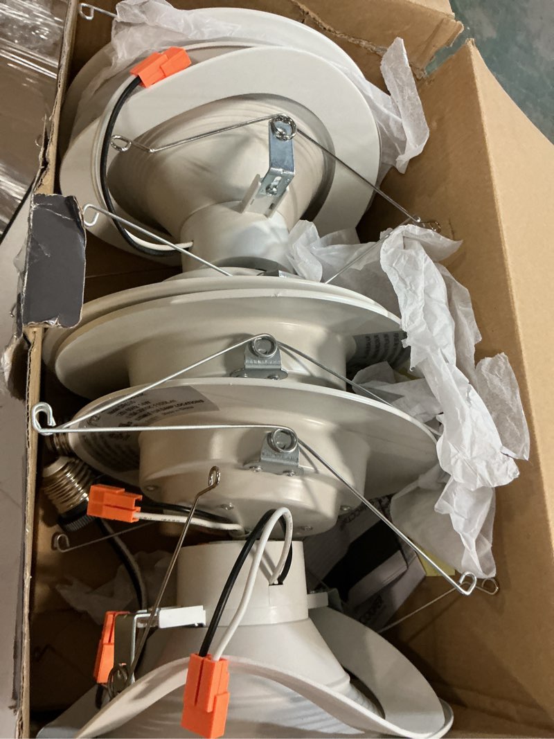Condition photo showing Good Condition for halo hlbt 6-inch slim led trim 6 pack for new construction/remodel with selectable color temperature, indoor/outdoor, dimmable - 6-pack - hlbt609fs5-6pk 6 inch 6