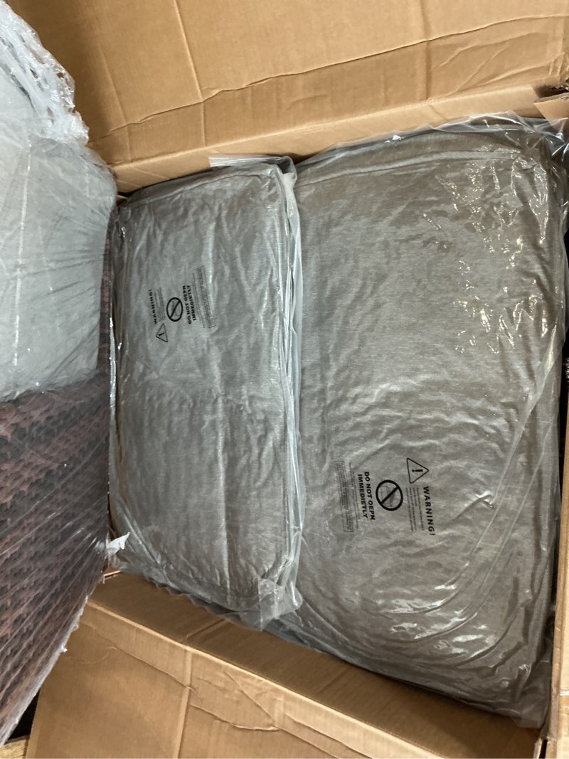https://lotting-media.assets.bidfta.com/lotting_a68774aa-5150-40f3-8e3f-af2f047cd1e3