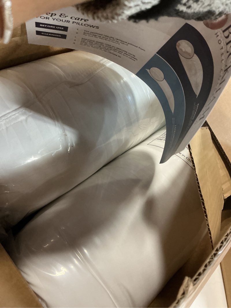 Condition photo showing Good Condition for beckham hotel collection bed pillows standard/queen size set of 2 - original soft down alternative pillow for sleeping - soft support for back, stomach or side sleepers queen / standard white