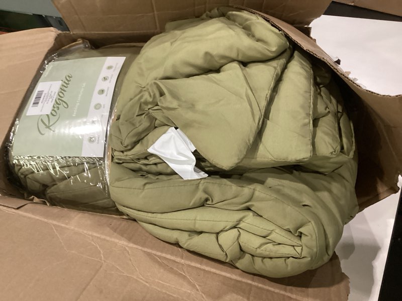 Condition photo showing As Is for rosgonia king size comforter set olive green, 3pcs (1 boho comforter & 2 pillowcases), lightweight bedding blanket all season bedspreads quilt king comforter 104\"x90\" olive green, incomplete
