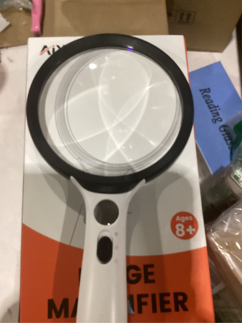 Condition photo showing New/Like New for magnifying glass with light large 5" lens, handheld illuminated lighted magnifier 24led 1uv light for seniors, reading, coins, jewelry, close work black