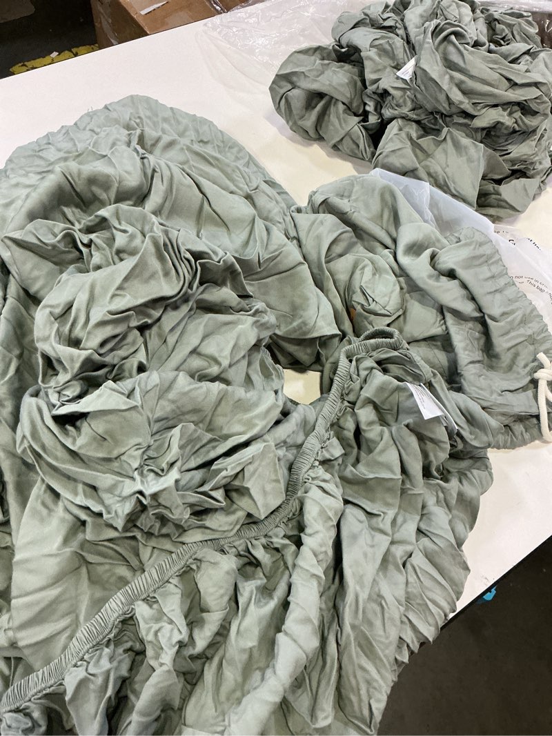 Condition photo showing Good Condition for bamboo fitted sheet set eucalyptus king
