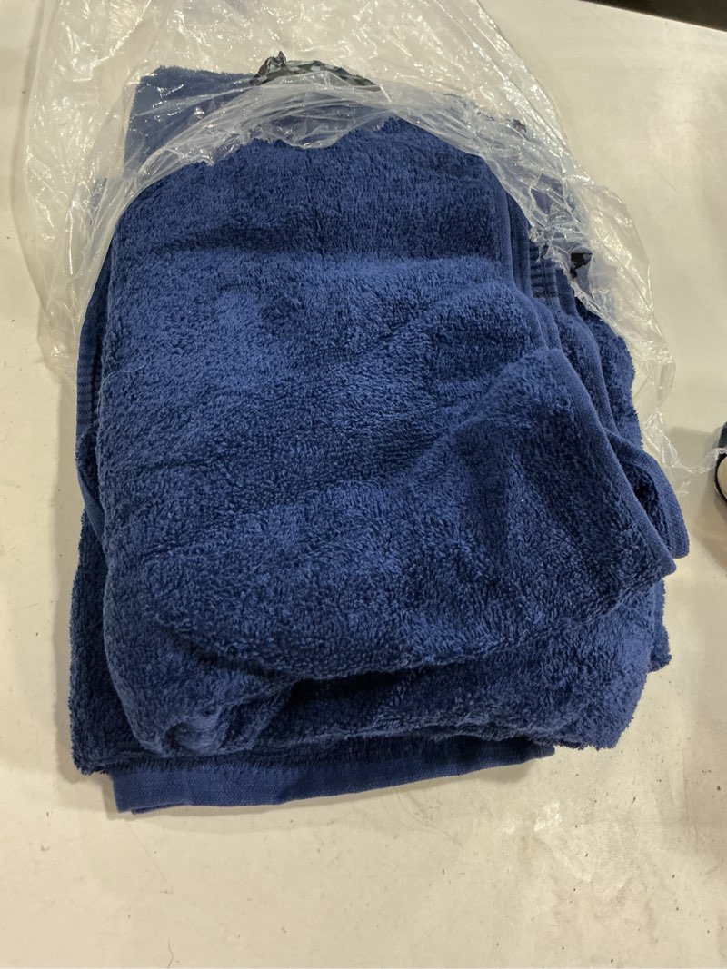 Condition photo showing Good Condition for belizzi home cotton 2 pack oversized bath towel set 28x55 inches, large bath towels, ultra absorbant compact quickdry & lightweight towel, ideal for gym travel camp pool - navy blue