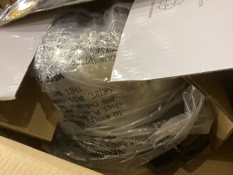 Condition photo showing Good Condition for Presto 01370 8-Quart Stainless Steel Pressure Cooker
