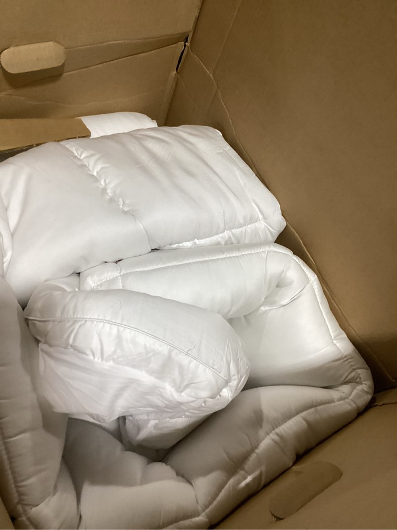 Condition photo showing As Is for Utopia Bedding Comforters Queen Size, All Season Duvet Insert, Down Alternative Box Stitched Bed Comforter with Corner Tabs, Machine Washable (White) Queen (Pack of 1) White