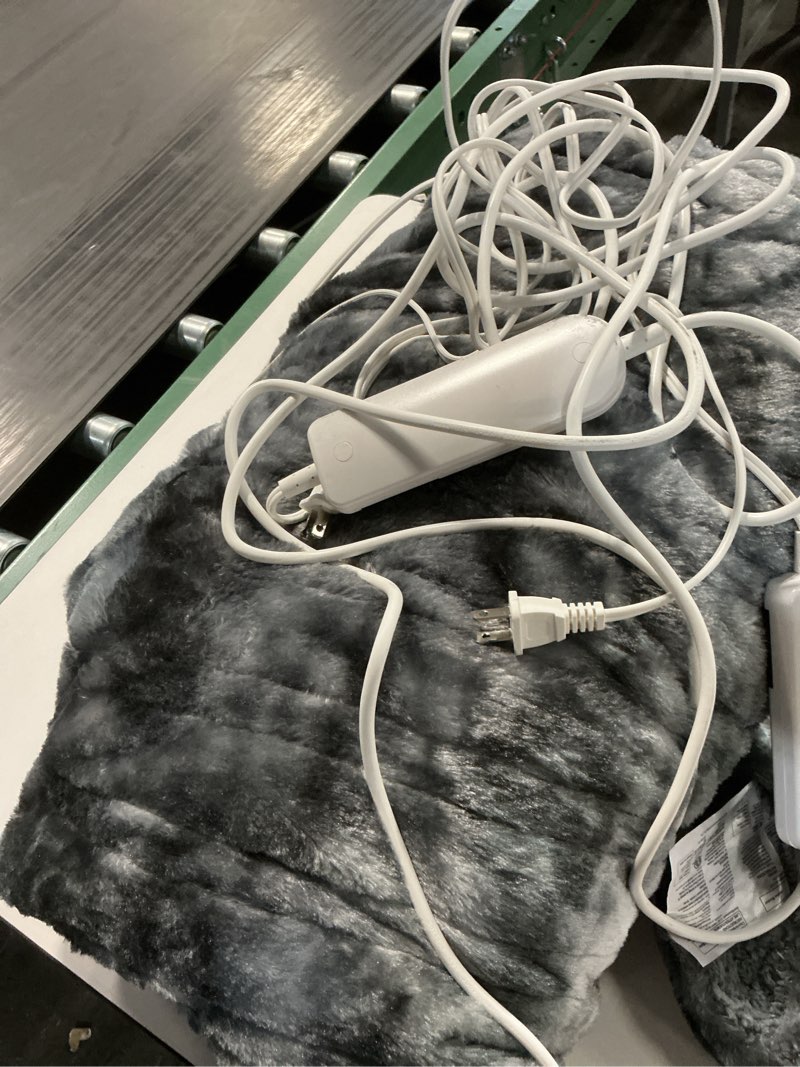Condition photo showing Good Condition for Electric Heated Blanket Queen 84''x90''Size Faux Fur Heating Blanket 10 Heating Settings, 1-8h Timer & Overheat Protection, Machine Washable, Soft Flannel and Sherpa Full Body Warmth Light Gray Queen