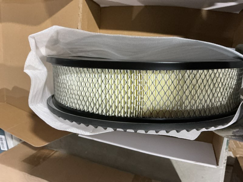 Condition photo showing Good Condition for edelbrock 1223 pro-flo black finish 3" round air filter element with 14" diameter