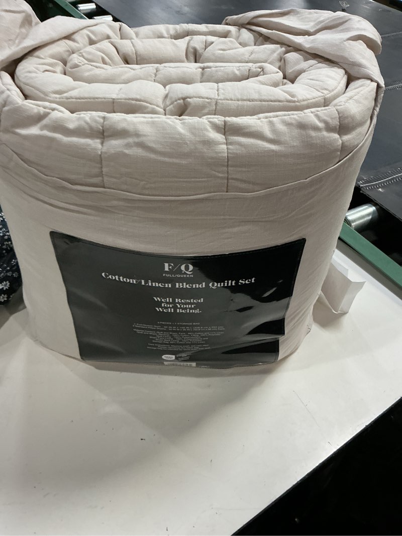 Condition photo showing New/Like New for sleepdown twin comforter set beige - lightweight all season twin