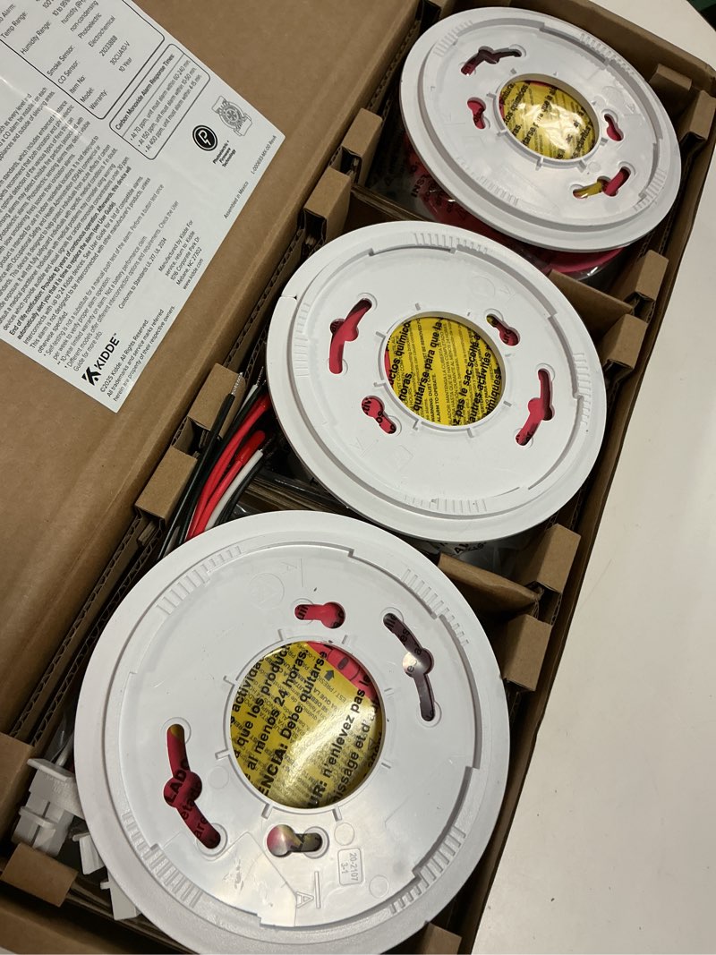 Condition photo showing Good Condition for Kidde Hardwired Smoke & Carbon Monoxide Detector for Home, Voice Alerts, 10-Year Battery Backup, 3-Pack 3 Pack