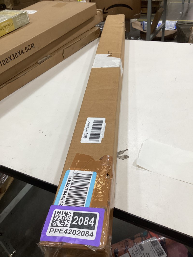 Condition photo showing Good Condition for cordless blinds