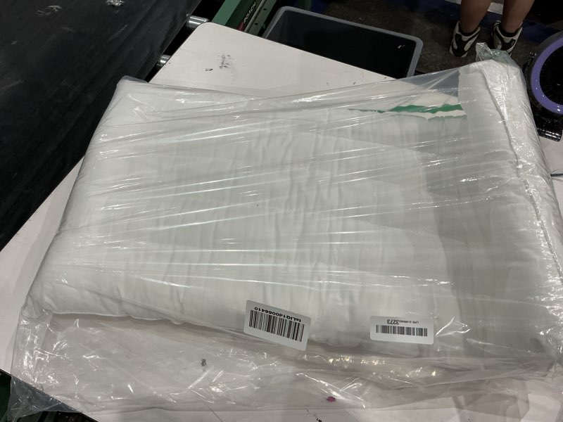 Condition photo showing Good Condition for minupwell ultra flat pillows for sleeping thin, 7d high support 2.5 inch height ultra thin pillows,slim bed pillows for stomach sleeper,standard size -18x26 in white standard(pack of 1)