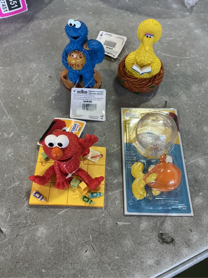 Condition photo showing New/Like New for Just Play Sesame Street Neighborhood Friends, 4 -Piece  Poseable Figurines, Officially Licensed Kids Toys for Ages 2 Up, Gifts and Presents