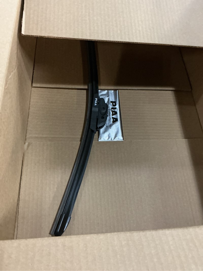 Condition photo showing As Is for piaa 97045 18-inch (450mm) si-tech silicone wiper blade, premium all-season oem windshield wiper replacement 18 inches