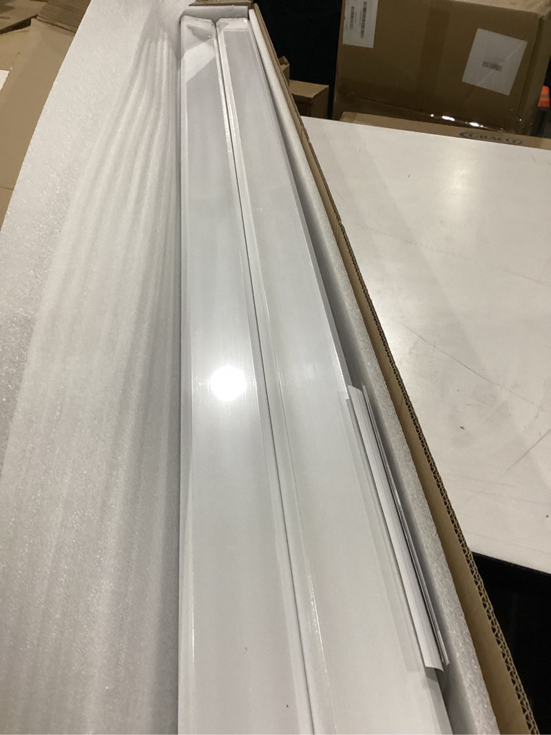 Condition photo showing New/Like New for art3d ceiling crown molding trim 10-pack 47ft, high impact polystyrene decorative ceiling moulding - installed with glue, white white-2
