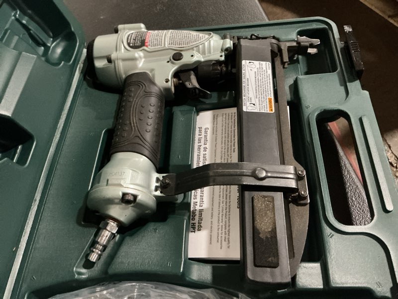 Condition photo showing As Is for metabo hpt 18-gauge 1/4-in narrow crown finish pneumatic stapler