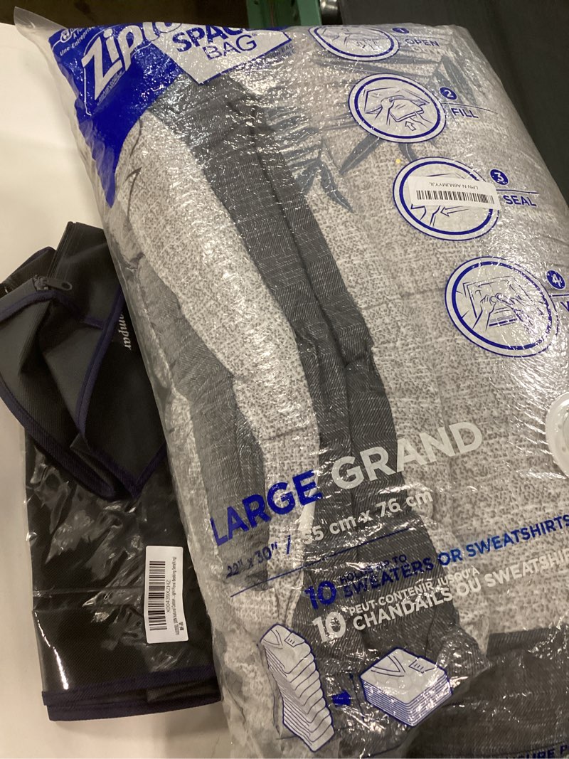 Condition photo showing Good Condition for natural cotton 3pcs botanical comforter sets king size-dark gray comforter with luxurious blue & gray leaves on white, reversible lightweight floral bedding sets(king 104"×90") king(104"×90") leaves-dark gray