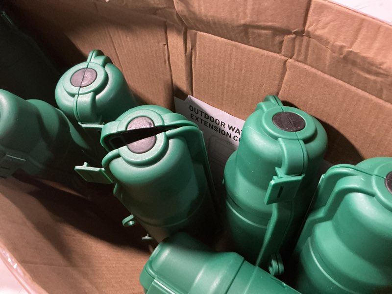 Condition photo showing Good Condition for 7 Pack Outdoor Extension Cord Safety Cover with Waterproof Seal IP54 Water-Resistant, Weatherproof Electrical Connection Box with 2 Latches, Plug, Socket, Holiday Decoration Light, Green 7 Pack Green