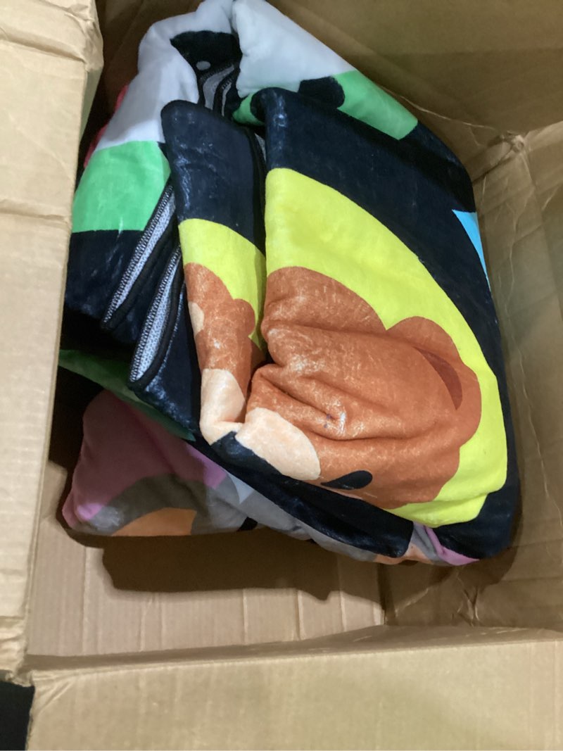 Condition photo showing As Is for kimicole 20 seats classroom rugs for elementary preschool 8x10 animal black animals 8' x 10' (seats 20)