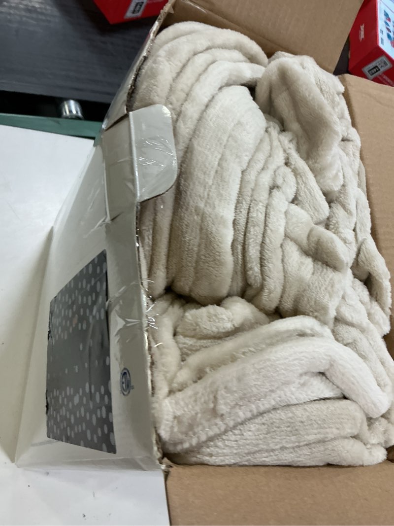 Condition photo showing Good Condition for sealy electric blanket king size 100"x90", soft double flannel heated blanket with 10 heat levels & 1-12 hours auto shut off, machine washable, even heat distribution, beige beige king size 100"x90"